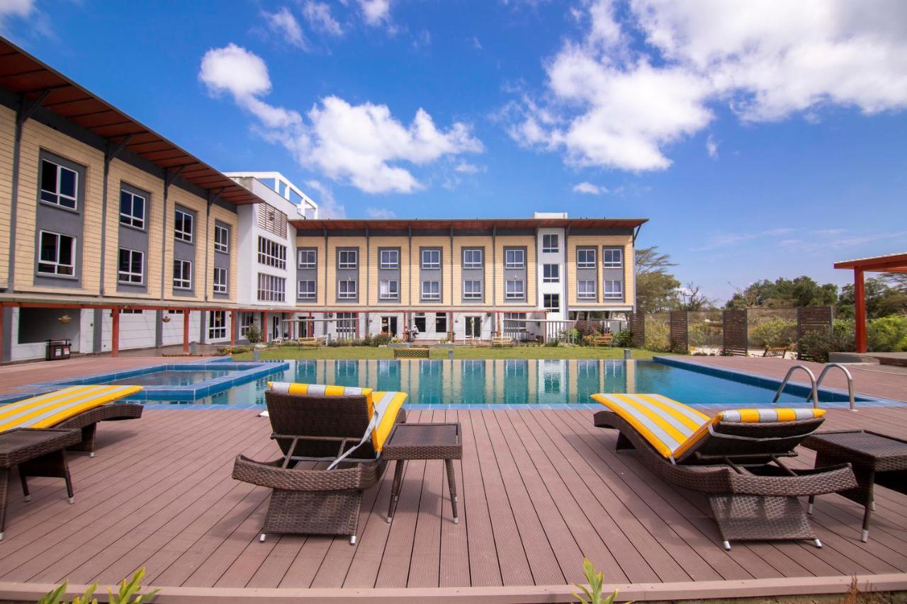 Eseriani The Resort Найваша Екстериор снимка