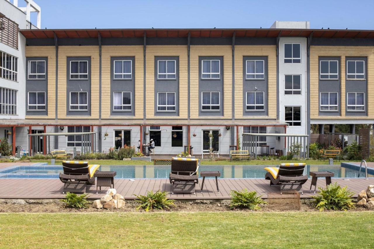 Eseriani The Resort Найваша Екстериор снимка
