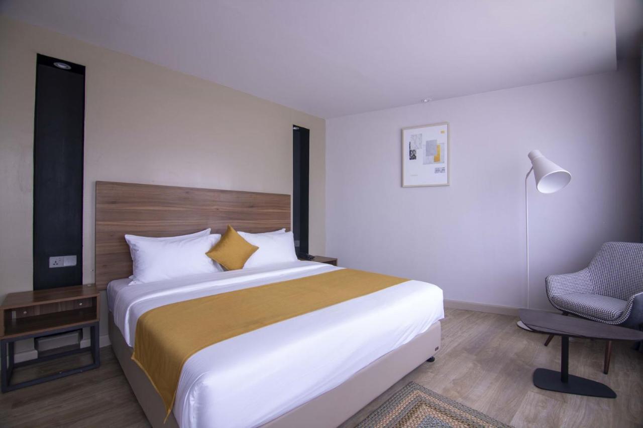 Eseriani The Resort Найваша Екстериор снимка